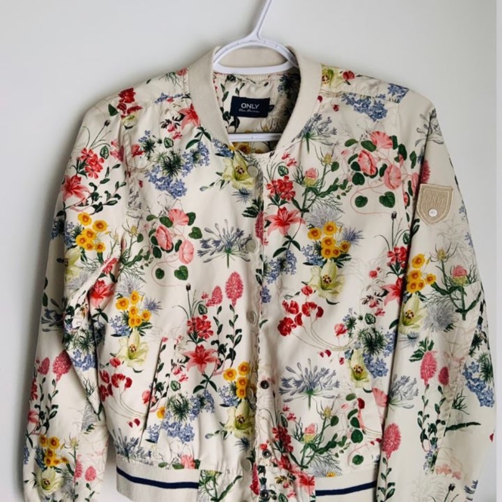 💐Only Simons XS Cream Baseball flower jacket💐 - Picture 3 of 7